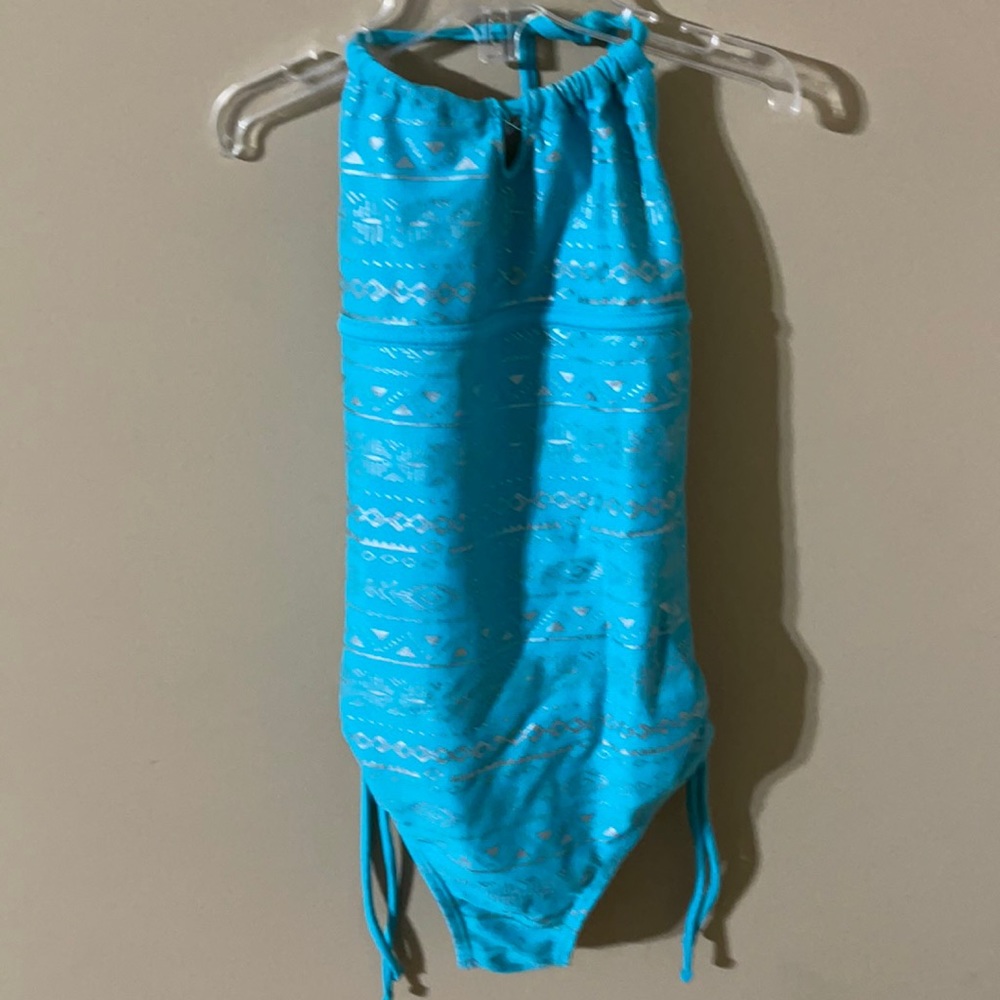 Girl’s JUSTICE one-piece swimsuit SZ 7